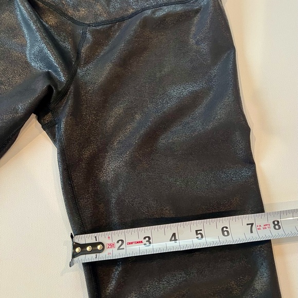 aerie Foil Print Black Shiny Crackle Faux Leather Party Leggings Medium - Picture 6 of 13